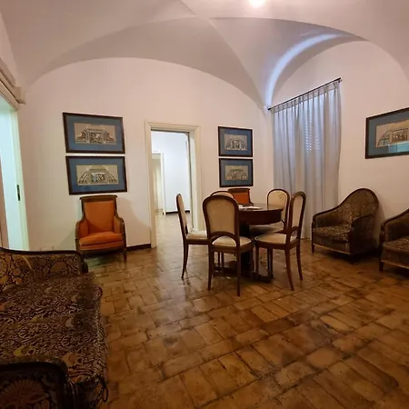 Luxury 2 Bedroom In The Heart Of Apartment *